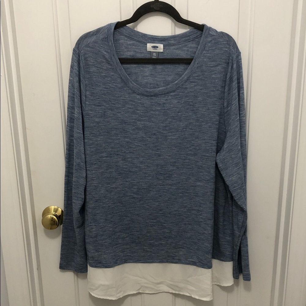 Old Navy Heathered Blue Long Sleeve Top with white bottom trim
